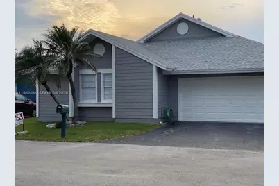 10304 SW 139th Pl, Miami, FL 33186 - Photo 2