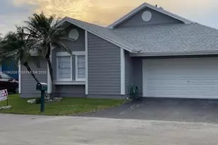 10304 SW 139th Pl, Miami, FL 33186 - Photo 2