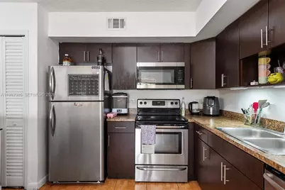 3660 N 56th Ave #602, Hollywood, FL 33021 - Photo 8