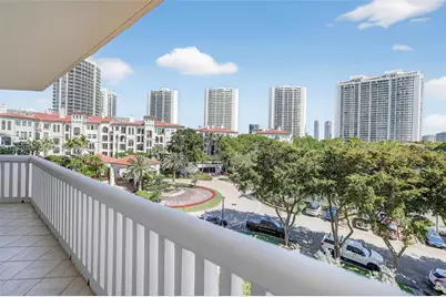 2000 Island Blvd #401, Aventura, FL 33160 - Photo 32