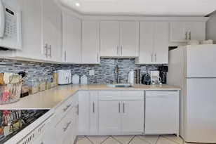 4000 NW 44th Ave, Lauderdale Lakes, FL 33319 - Photo 12
