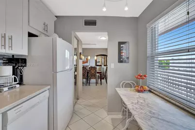 4000 NW 44th Ave #405, Lauderdale Lakes, FL 33319 - Photo 14