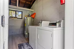 715 NE 6th St, Hallandale Beach, FL 33009 - Photo 26