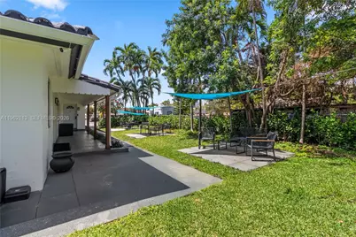 715 NE 6th St #1, Hallandale Beach, FL 33009 - Photo 24