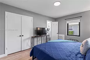 715 NE 6th St, Hallandale Beach, FL 33009 - Photo 12