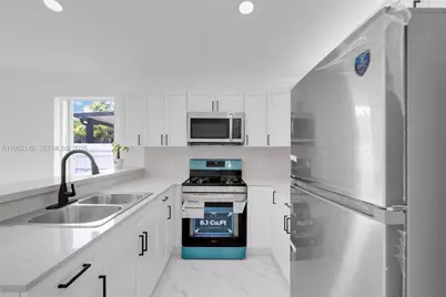 16907 SW 142nd Pl, Miami, FL 33177 - Photo 8