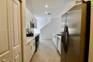 4949 Peacock Way, Dania Beach, FL 33312 - Photo 6