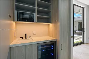 2499 N Meridian Ave, Miami Beach, FL 33140 - Photo 36