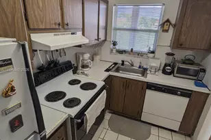 8000 N Sunrise Lakes Dr, Sunrise, FL 33322 - Photo 6