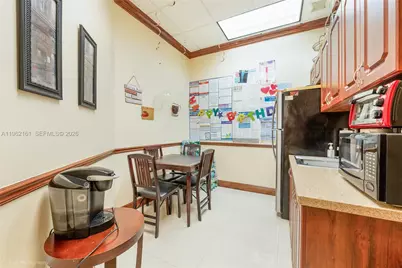 135 San Lorenzo Ave #100, Coral Gables, FL 33146 - Photo 10