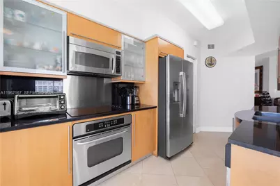 6365 Collins Ave #1901, Miami Beach, FL 33141 - Photo 6