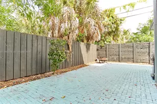 25 NE 12th St, Fort Lauderdale, FL 33304 - Photo 16