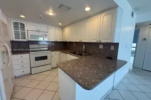 7832 Collins Ave, Miami Beach, FL 33141 - Photo 12