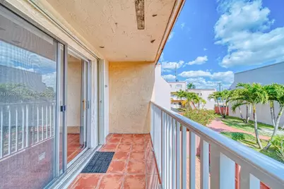 840 SW 105th Ave #318, Miami, FL 33174 - Photo 14