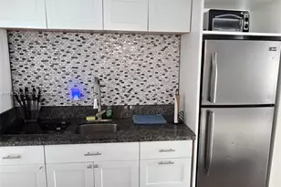 19201 Collins Ave, Sunny Isles Beach, FL 33160 - Photo 2