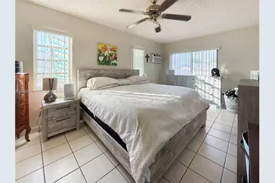 8891 SW 28th St, Miami, FL 33165 - Photo 16