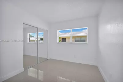 6945 SW 7th St, Margate, FL 33068 - Photo 4