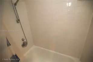 600 NE 36th St, Miami, FL 33137 - Photo 14