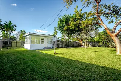 1621 S 16th Ave #0, Hollywood, FL 33020 - Photo 12