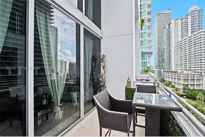 1050 Brickell Ave #1014, Miami, FL 33131 - Photo 12