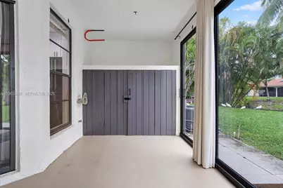 385 NW 36th Ave, Deerfield Beach, FL 33442 - Photo 10