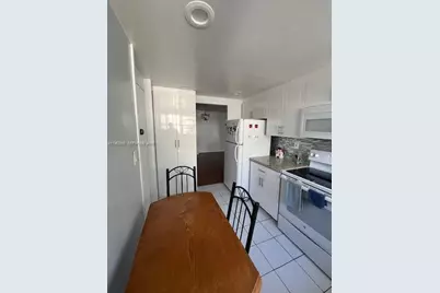 920 NE 199th St #4S, Miami, FL 33179 - Photo 2