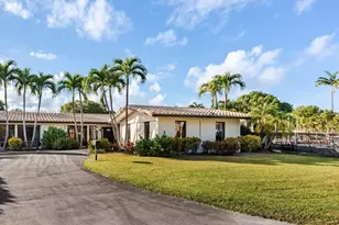 636 Hibiscus Dr, Hallandale Beach, FL 33009 - Photo 10