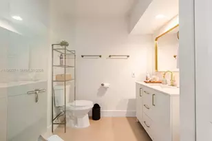 636 Hibiscus Dr, Hallandale Beach, FL 33009 - Photo 40