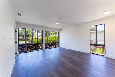 636 Hibiscus Dr #0, Hallandale Beach, FL 33009 - Photo 18