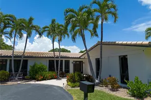 636 Hibiscus Dr, Hallandale Beach, FL 33009 - Photo 14