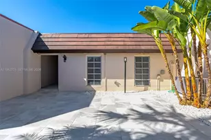 7412 Big Cypress Dr, Miami Lakes, FL 33014 - Photo 6