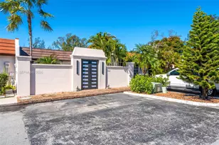 7412 Big Cypress Dr, Miami Lakes, FL 33014 - Photo 4