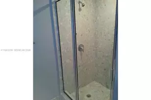 185 SW 7th St, Miami, FL 33130 - Photo 8