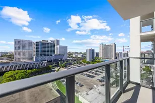 11 NE 6th St, Miami, FL 33132 - Photo 14