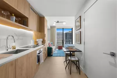 11 NE 6th St #1615, Miami, FL 33132 - Photo 4