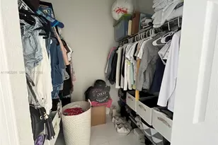 10012 NW 7th St, Miami, FL 33172 - Photo 10