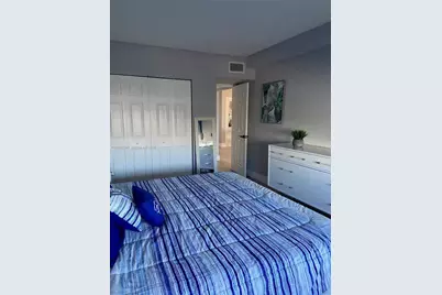 400 Kings Point Dr #526, Sunny Isles Beach, FL 33160 - Photo 6
