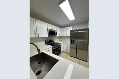 210 SW 11th St #609, Miami, FL 33130 - Photo 8