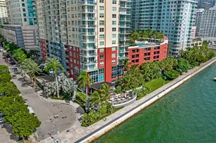 1155 Brickell Bay Dr, Miami, FL 33131 - Photo 2