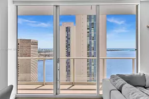 300 S Biscayne Blvd, Miami, FL 33131 - Photo 2