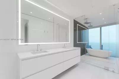 300 N Biscayne Boulevard Way #4104C, Miami, FL 33131 - Photo 22