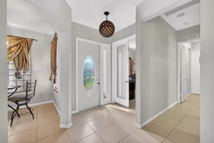 240 E Isle Verde Way, Palm Beach Gardens, FL 33418 - Photo 4