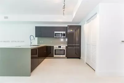 1080 Brickell Ave #1706, Miami, FL 33131 - Photo 6