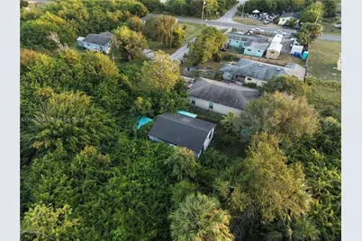 4275 24th Ct, Vero Beach, FL 32967 - Photo 4