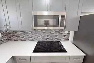 453 SW 2nd St, Miami, FL 33130 - Photo 2