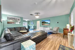 8600 NW 25th Ct, Sunrise, FL 33322 - Photo 4