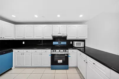 1285 W 42nd Pl, Hialeah, FL 33012 - Photo 20