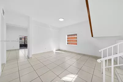 1285 W 42nd Pl, Hialeah, FL 33012 - Photo 8