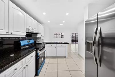 1285 W 42nd Pl, Hialeah, FL 33012 - Photo 22