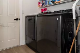 13746 SW 32nd St, Miramar, FL 33027 - Photo 32